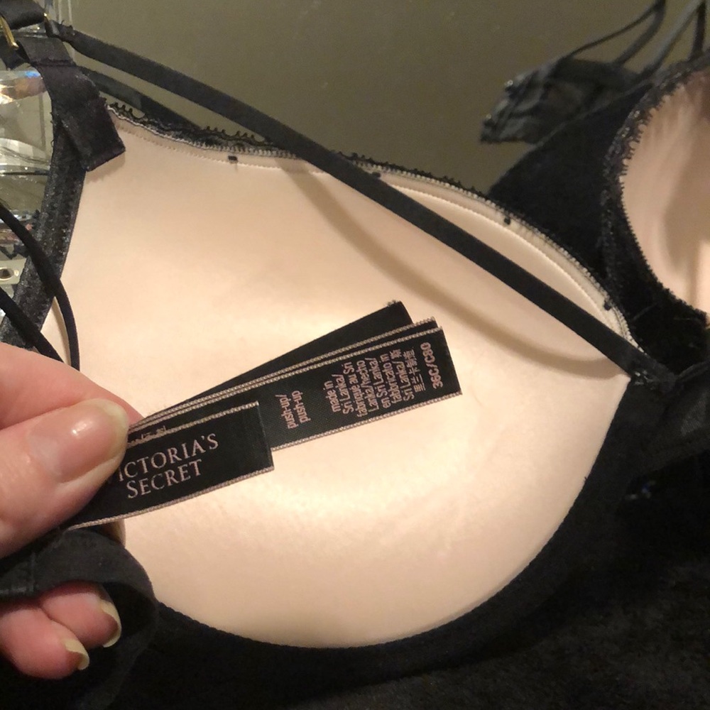 Black bra - Picture 3 of 3